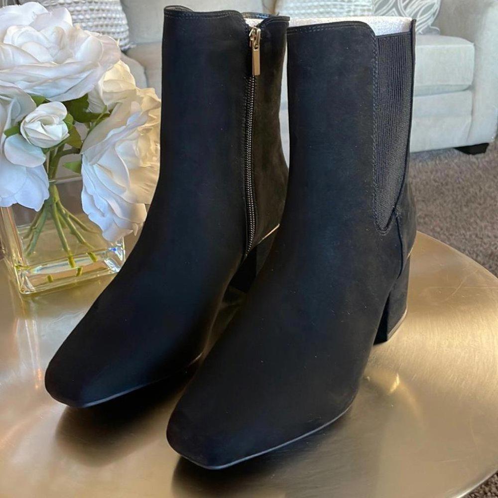 Alfani Women’s Zippered Ankle Boots Black Suede Size 9‎